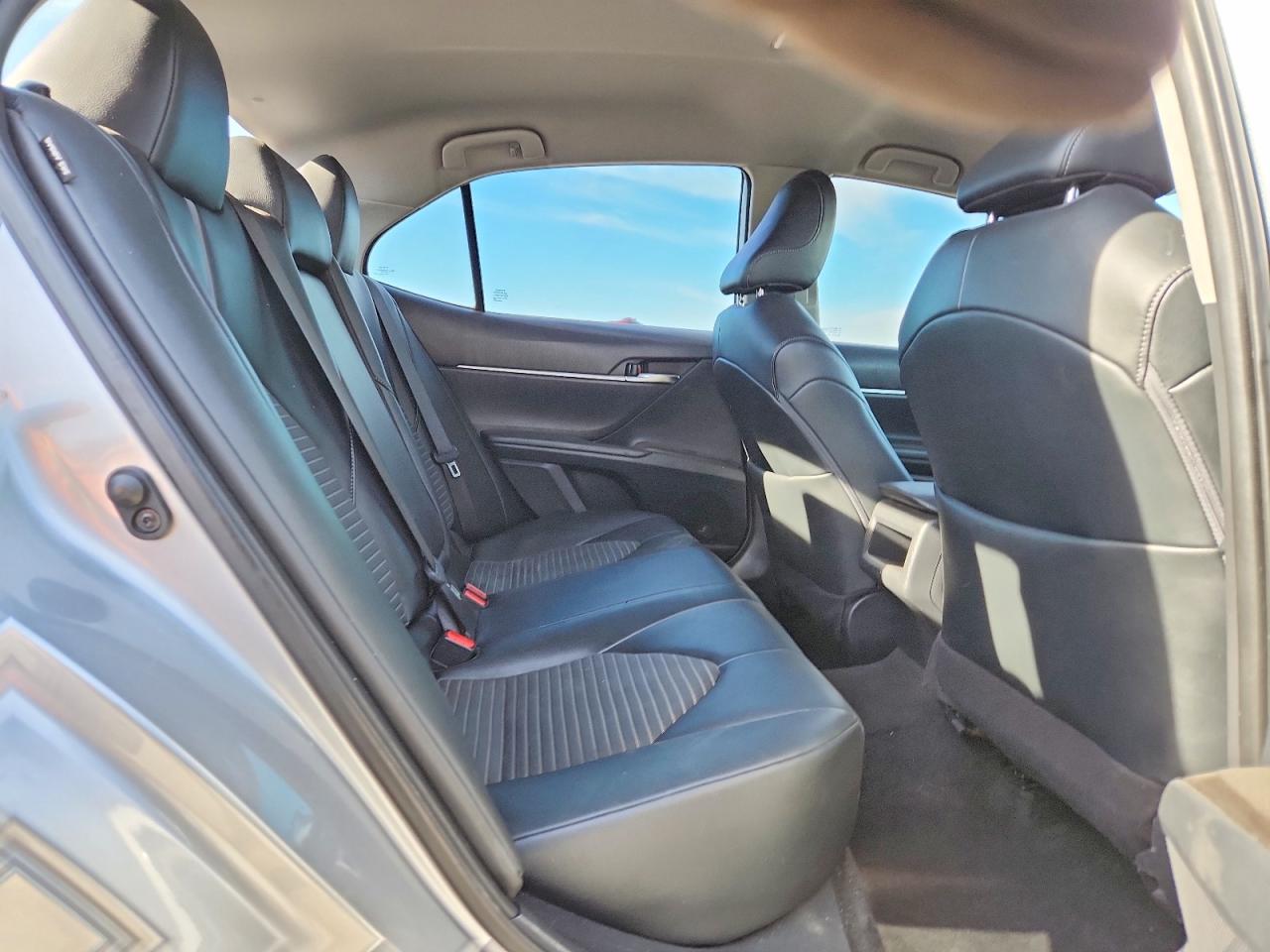 2021 TOYOTA CAMRY SE photo 10