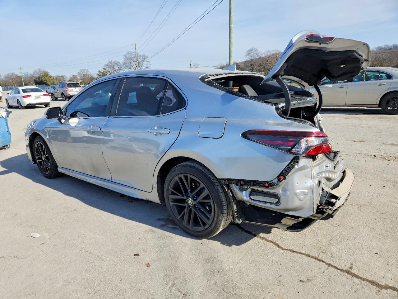 2021 TOYOTA CAMRY SE photo 2