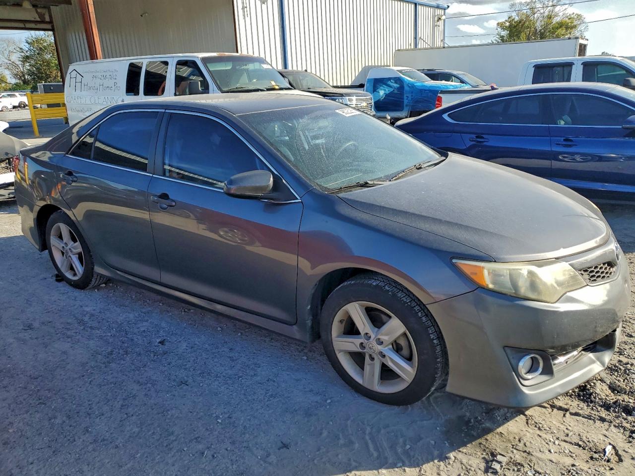 2014 TOYOTA CAMRY L photo 4