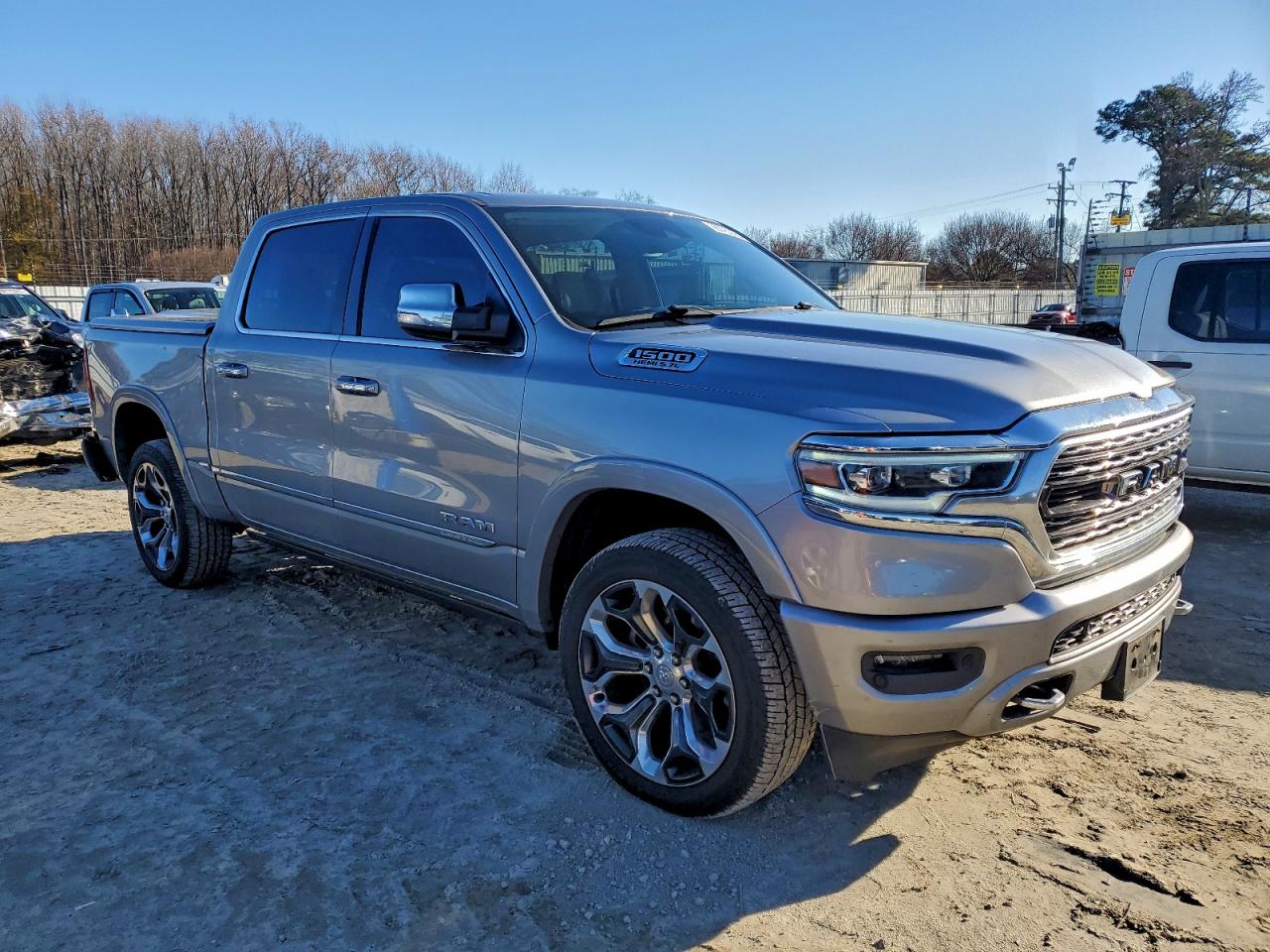 2019 RAM 1500 LIMITED photo 4