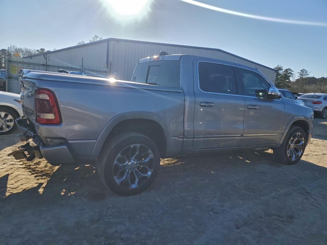 2019 RAM 1500 LIMITED photo 3