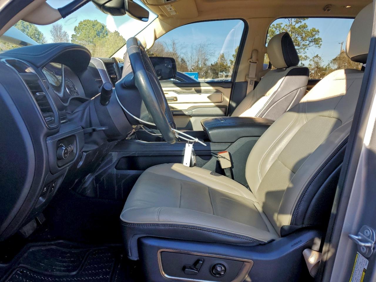 2019 RAM 1500 LIMITED photo 7