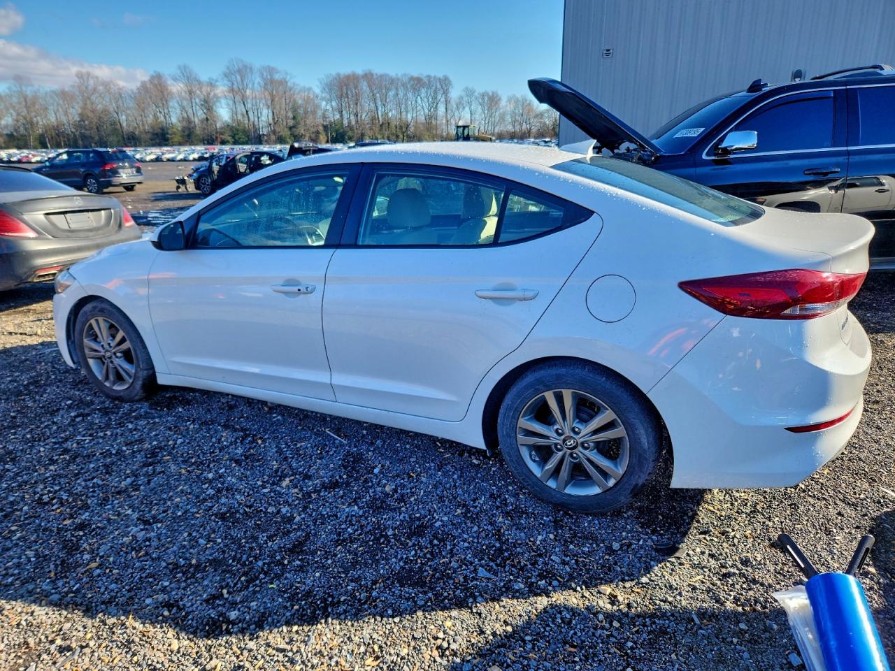 2017 HYUNDAI ELANTRA SE photo 2