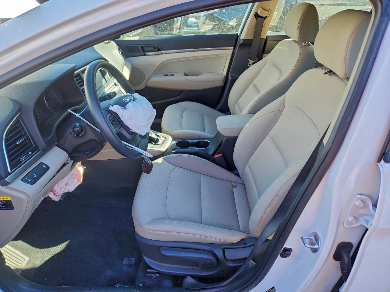 2017 HYUNDAI ELANTRA SE photo 7