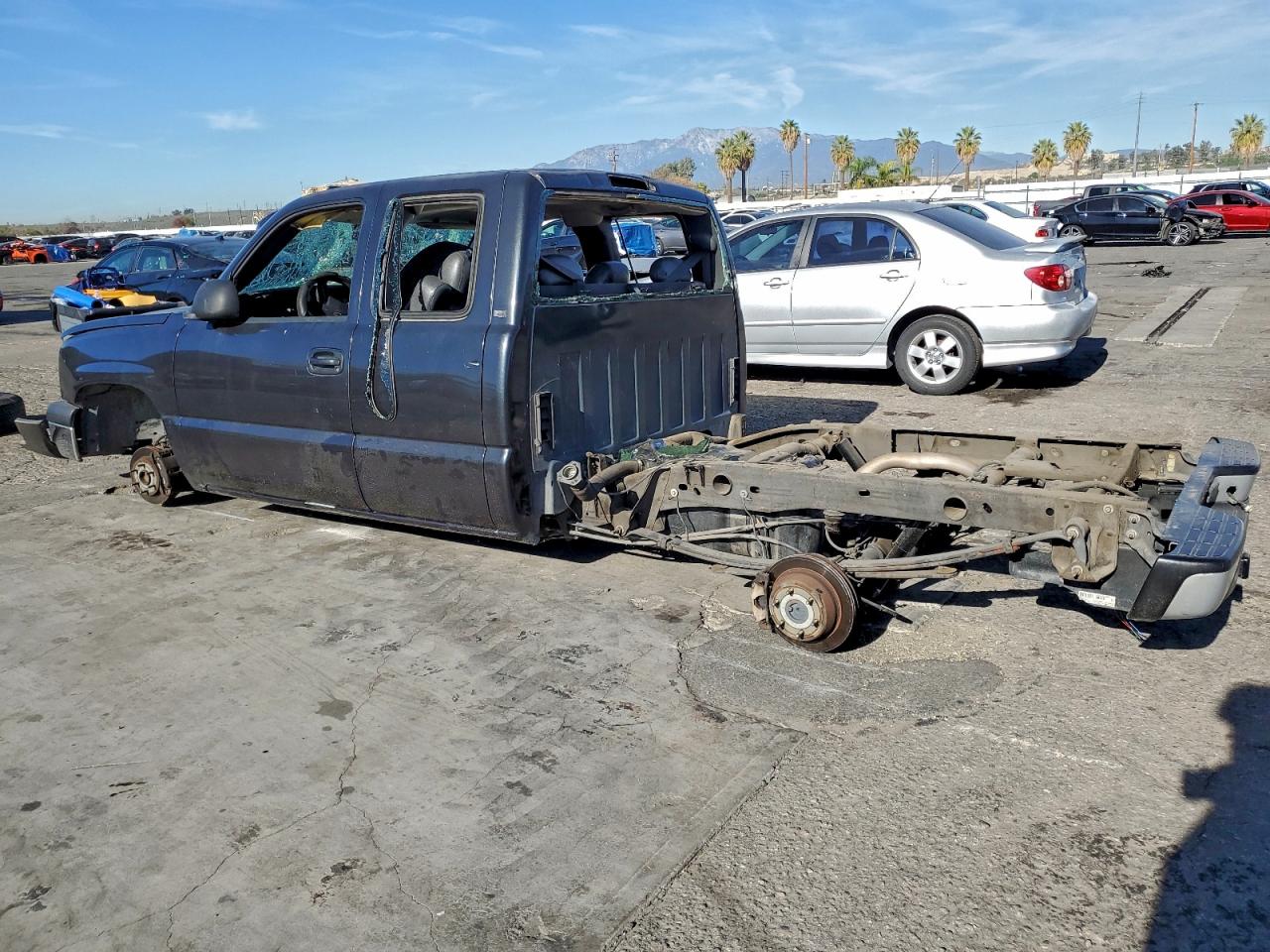 2004 CHEVROLET SILVERADO C1500 photo 2