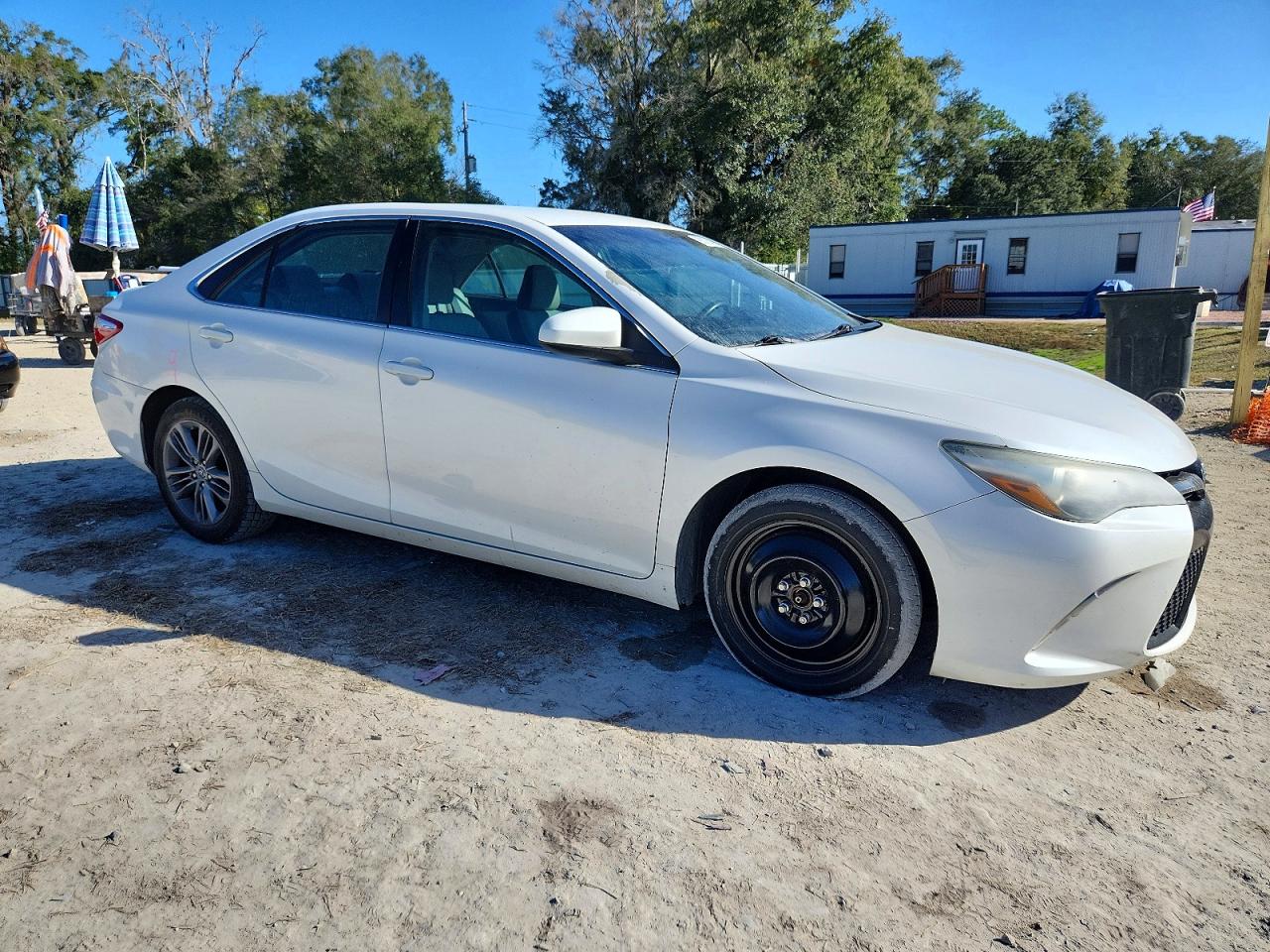 2015 TOYOTA CAMRY LE photo 7