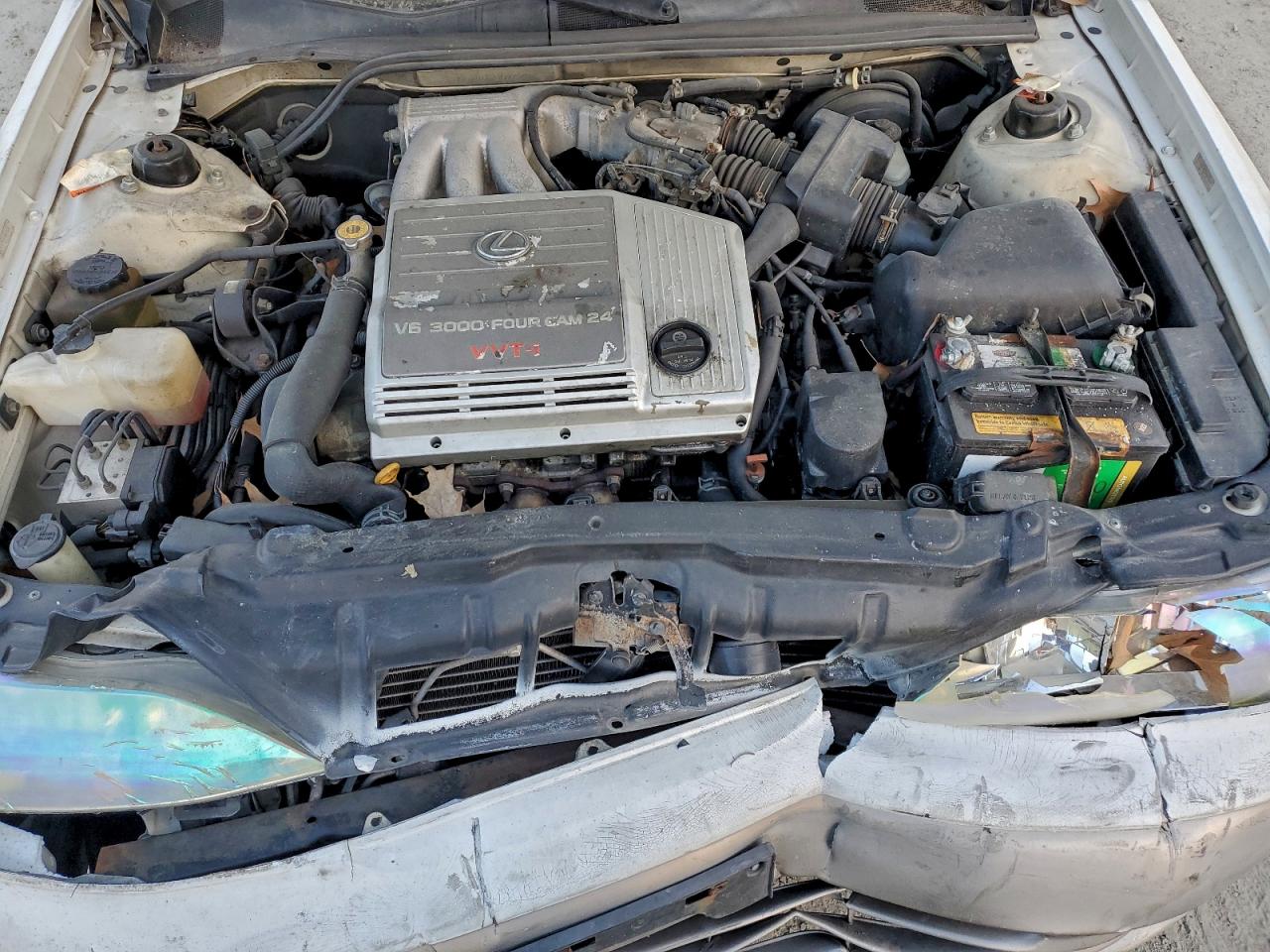 1999 LEXUS ES 300 photo 11