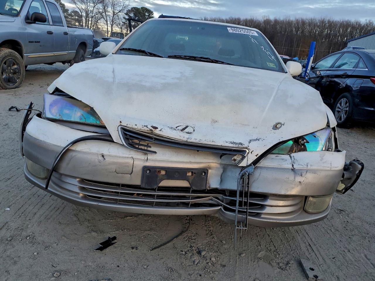 1999 LEXUS ES 300 photo 5