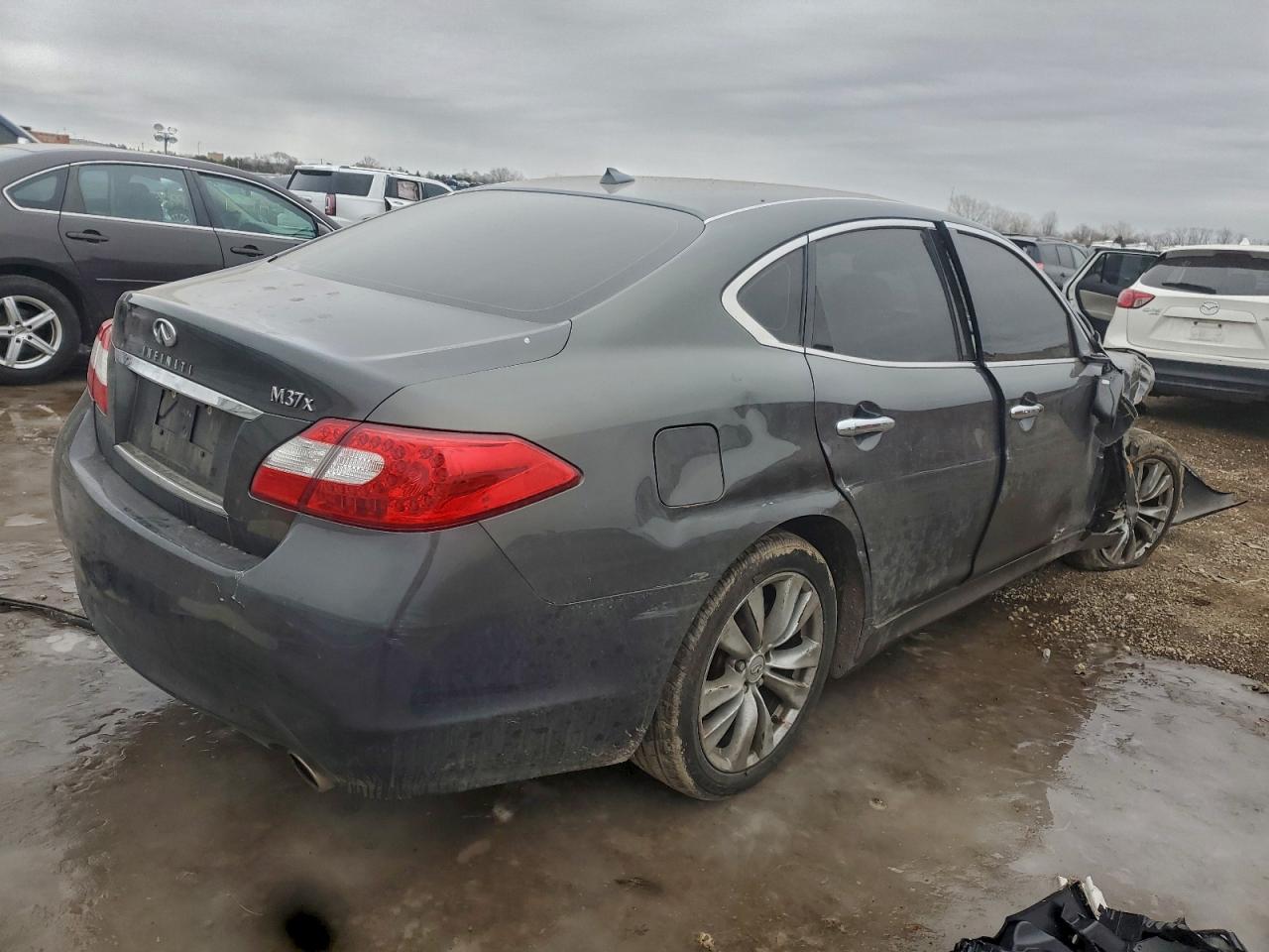2012 INFINITI M37 X photo 3