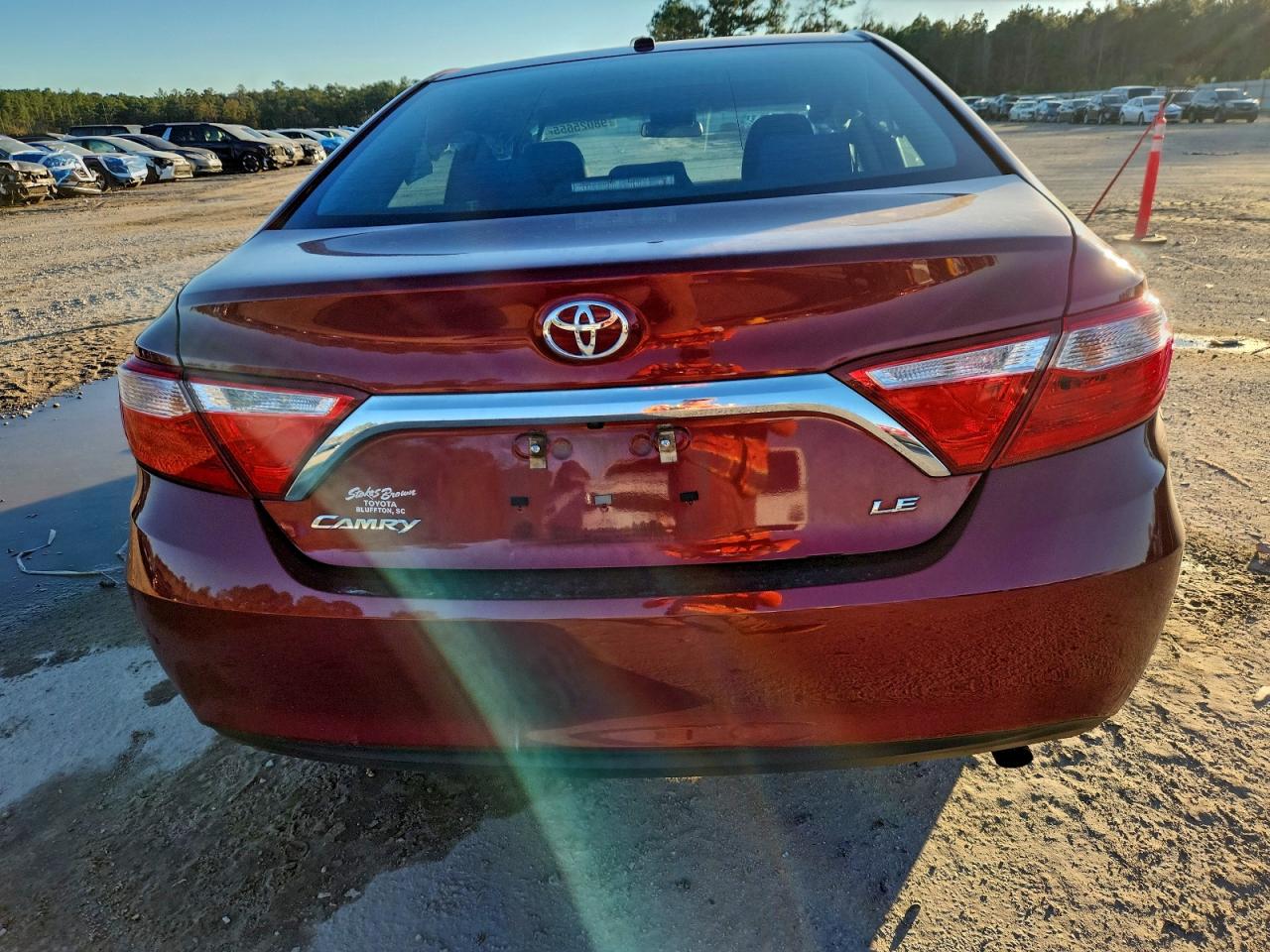 2016 TOYOTA CAMRY LE photo 6
