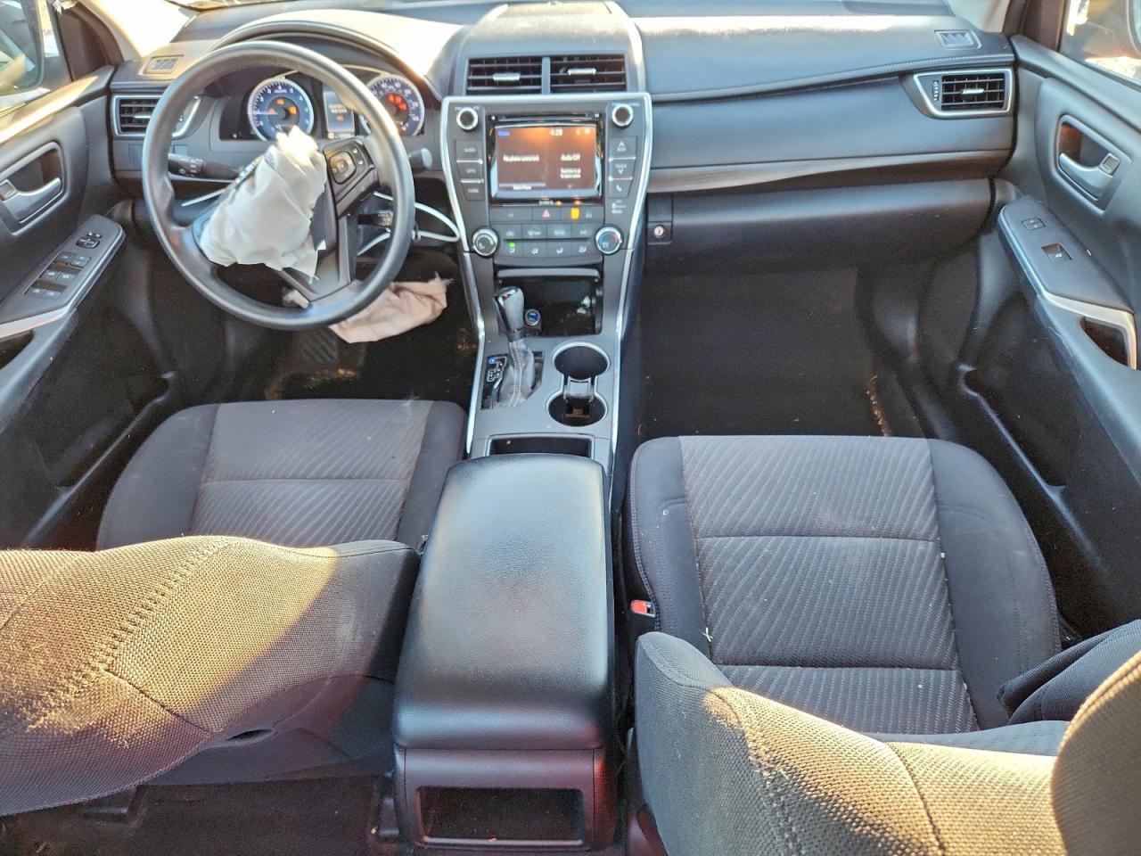 2016 TOYOTA CAMRY LE photo 8