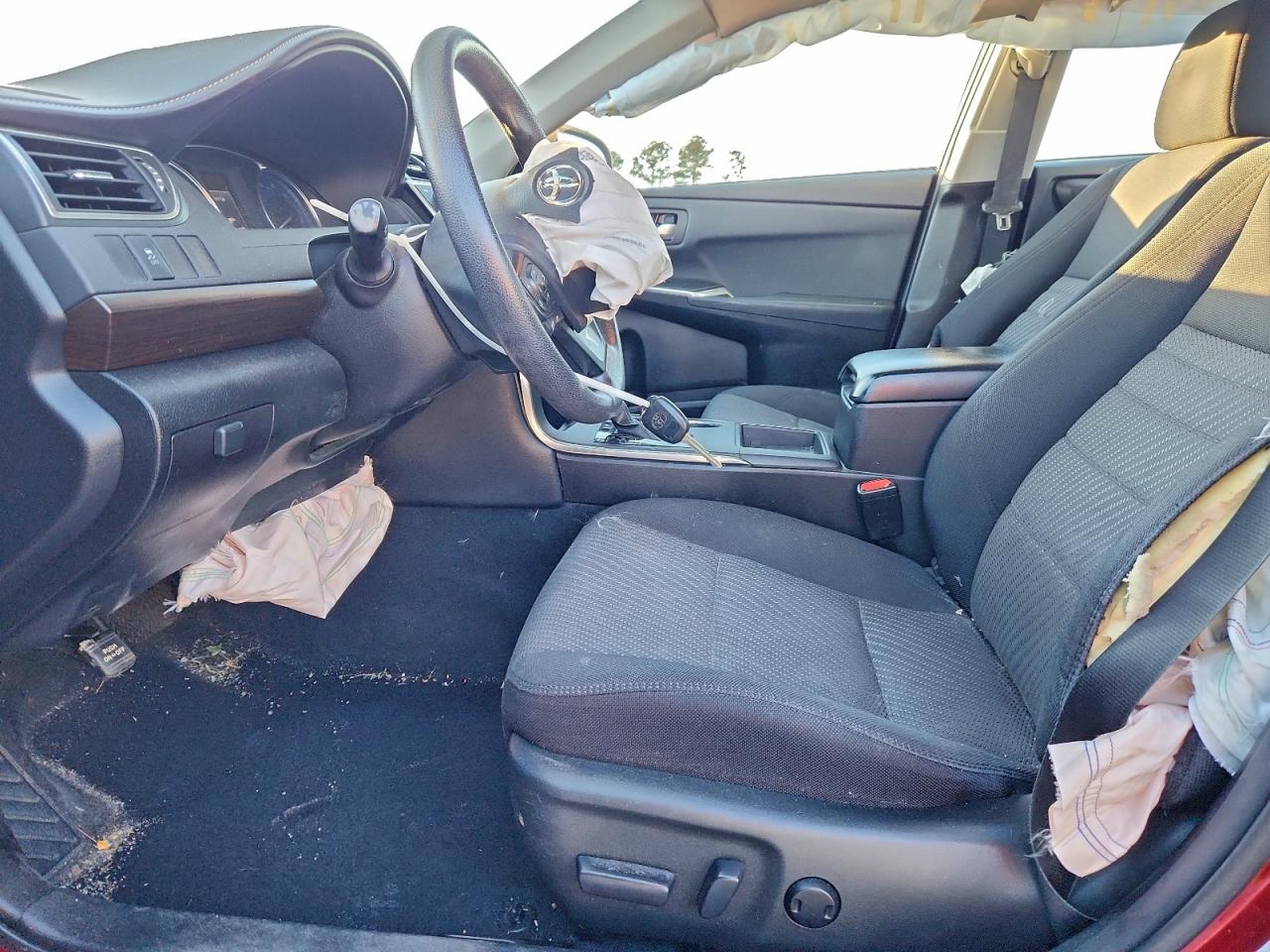 2016 TOYOTA CAMRY LE photo 7