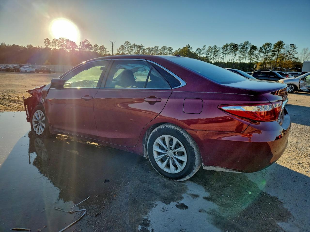 2016 TOYOTA CAMRY LE photo 2