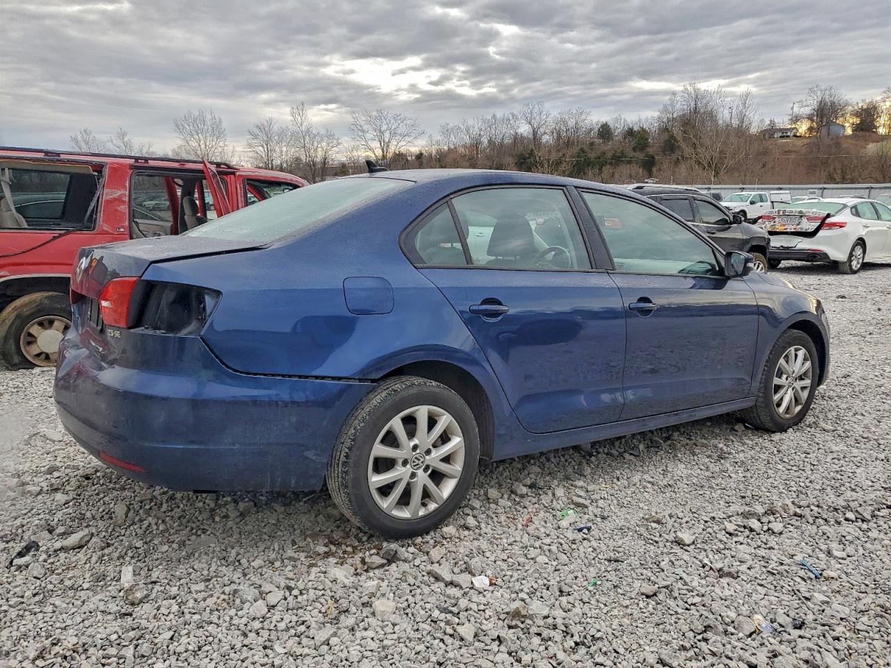 2012 VOLKSWAGEN JETTA SE photo 3