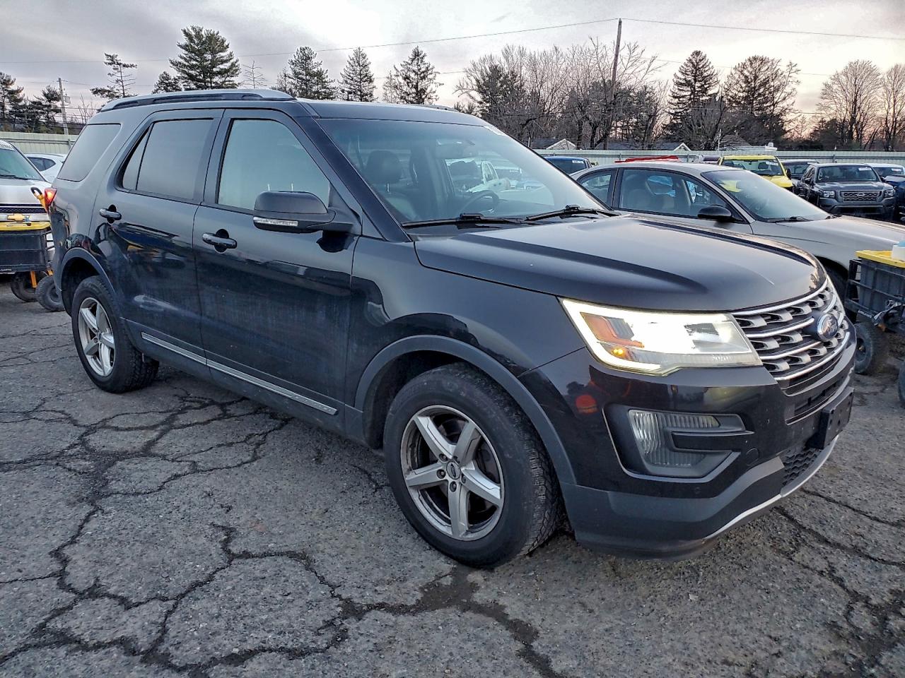2016 FORD EXPLORER XLT photo 4