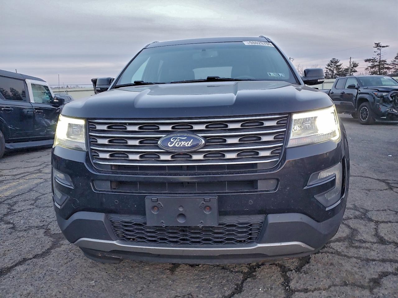 2016 FORD EXPLORER XLT photo 5