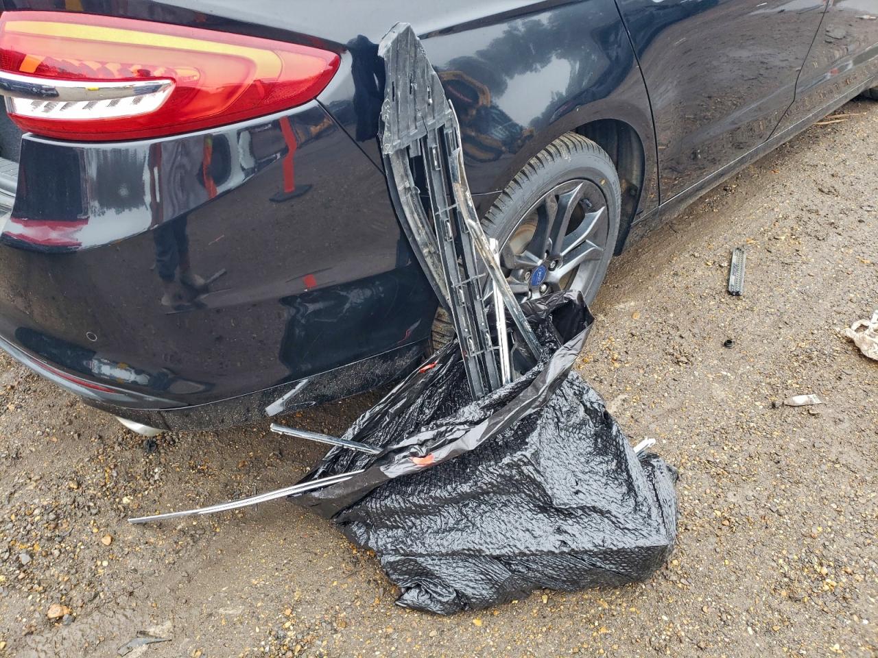 2018 FORD FUSION SE photo 12