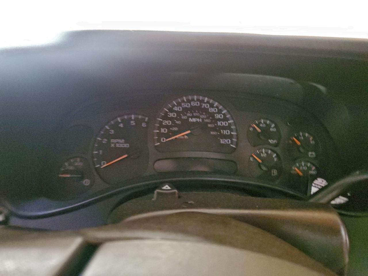 2004 CHEVROLET SILVERADO K2500 photo 9