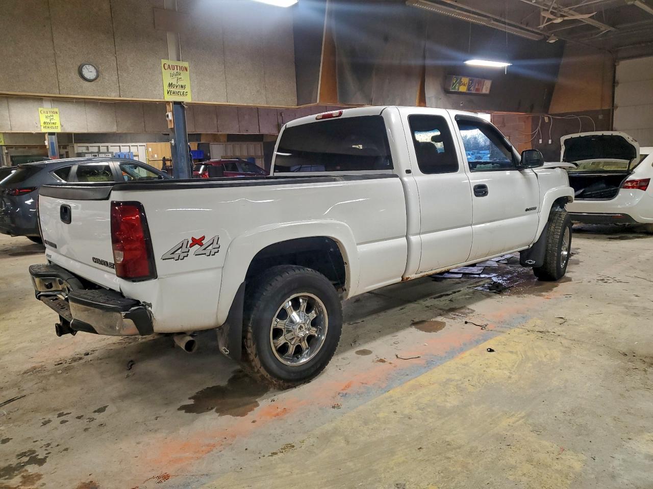 2004 CHEVROLET SILVERADO K2500 photo 3