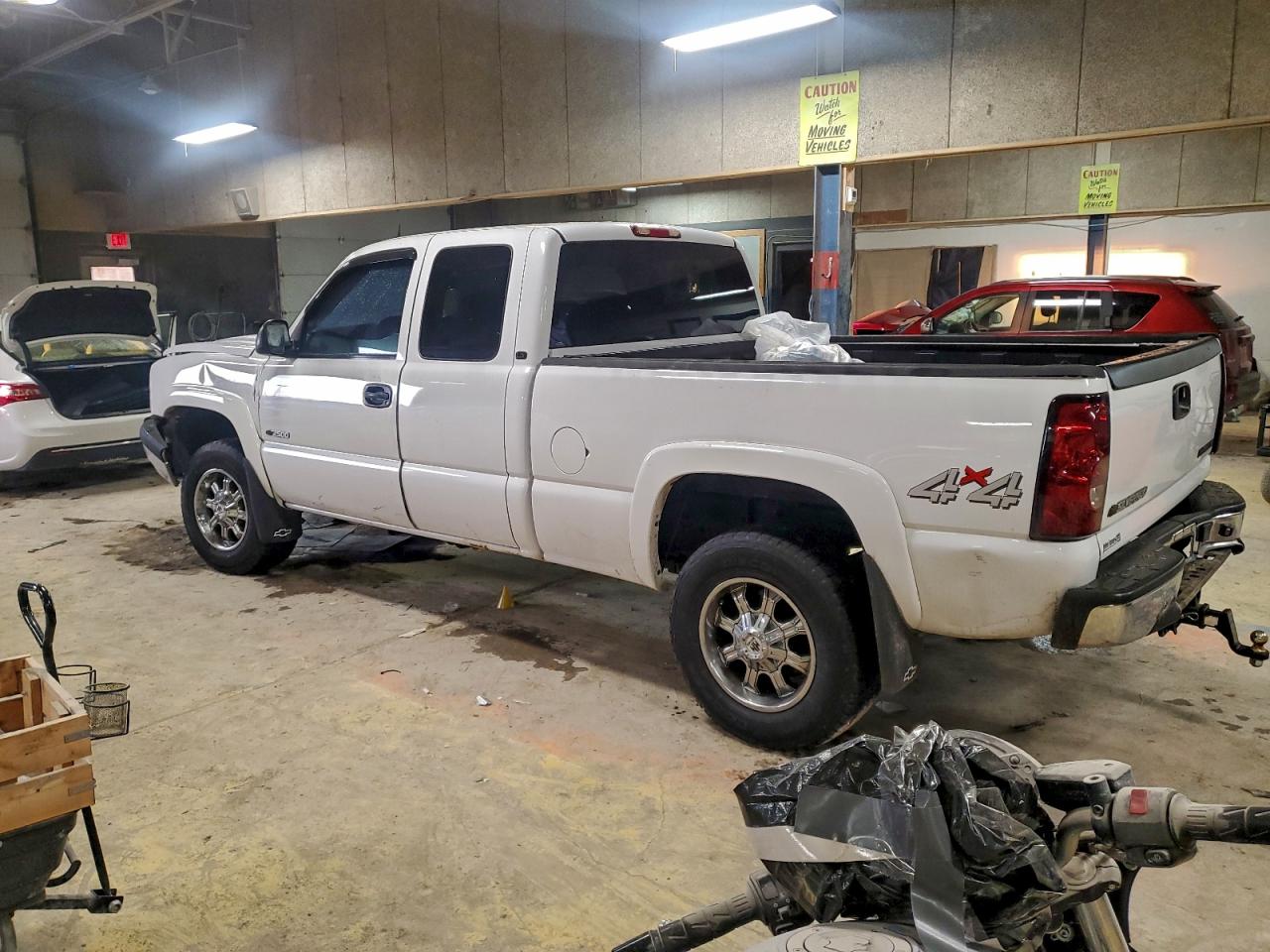 2004 CHEVROLET SILVERADO K2500 photo 2