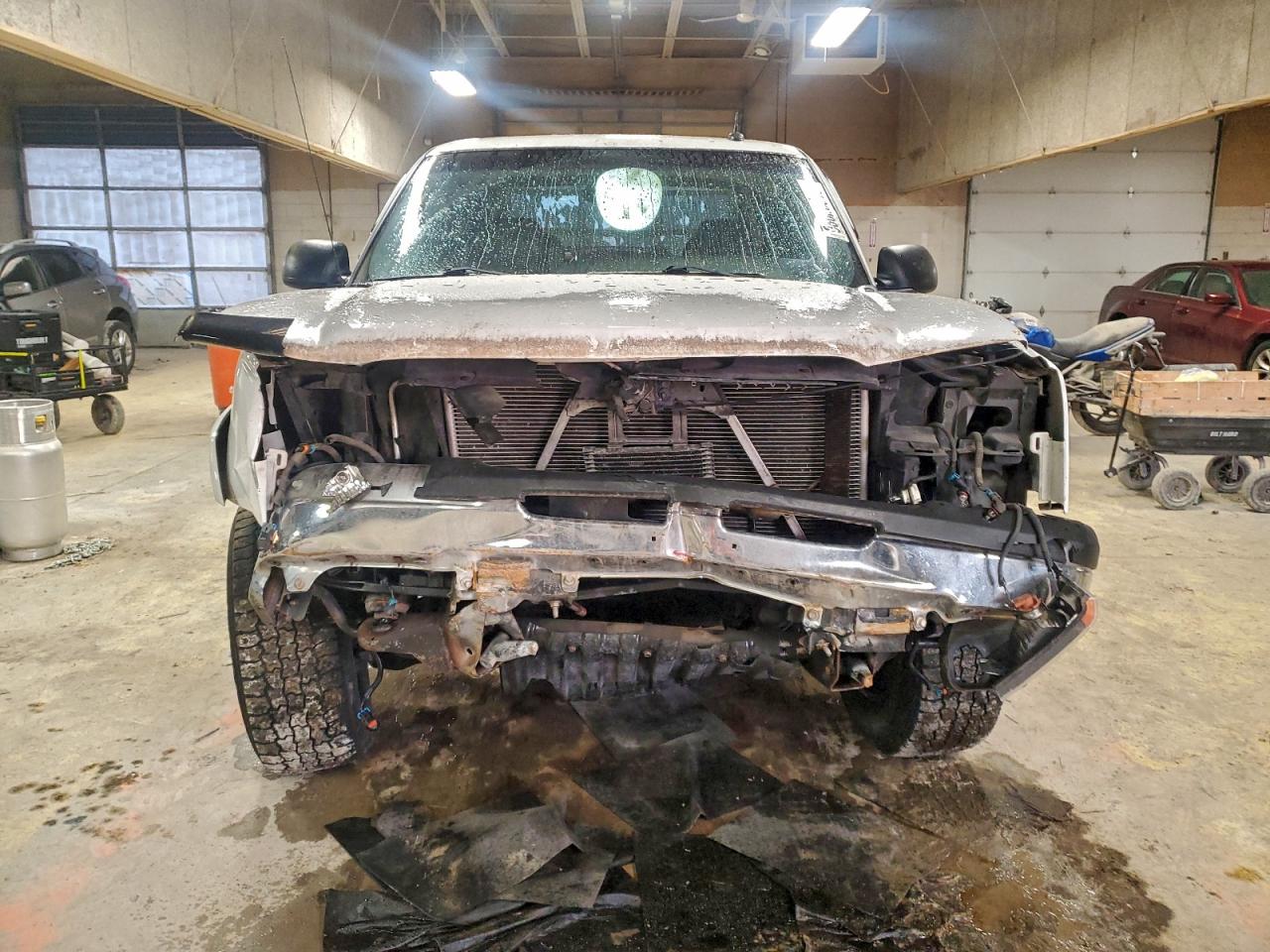 2004 CHEVROLET SILVERADO K2500 photo 5