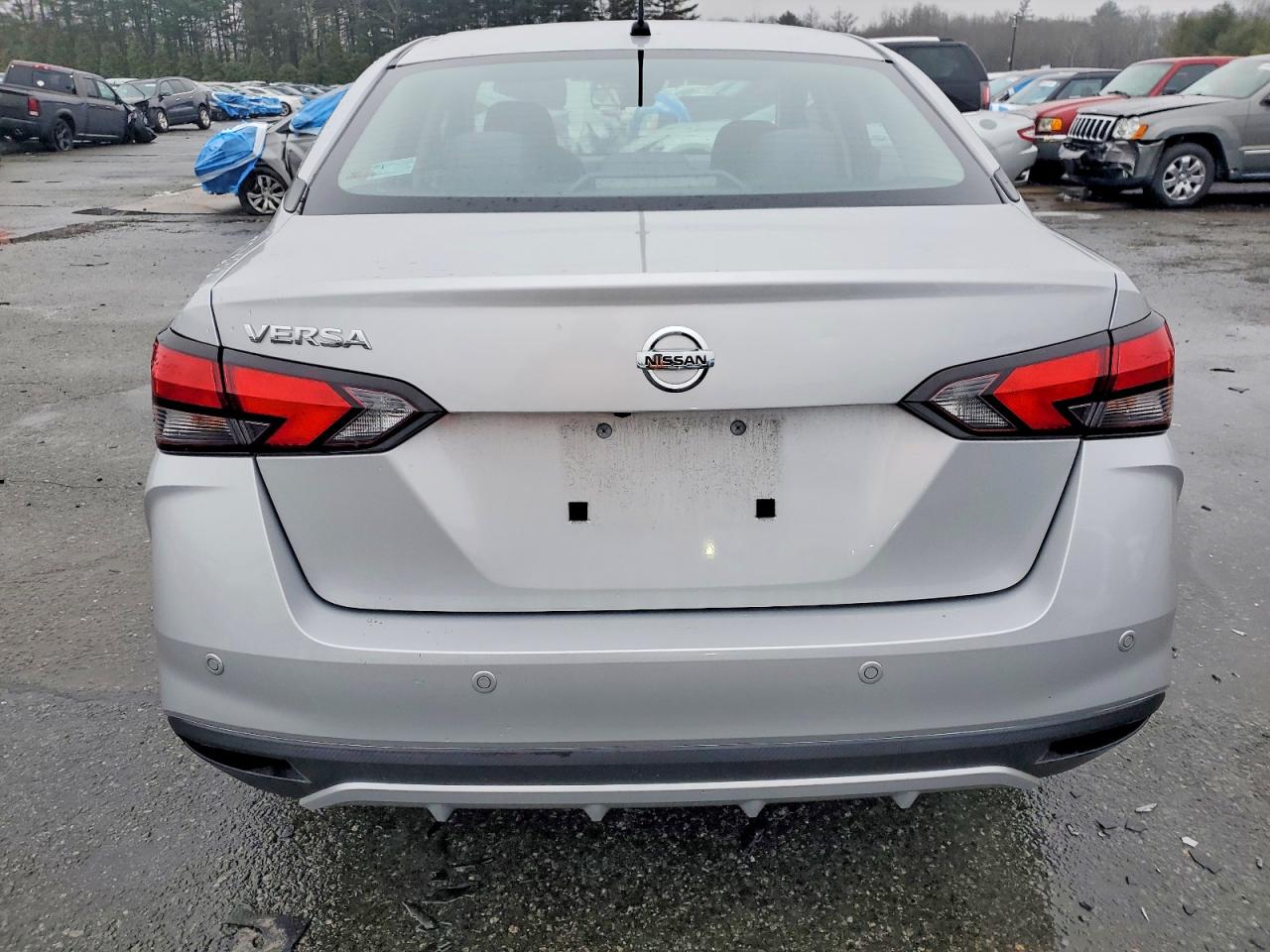 2020 NISSAN VERSA S photo 6