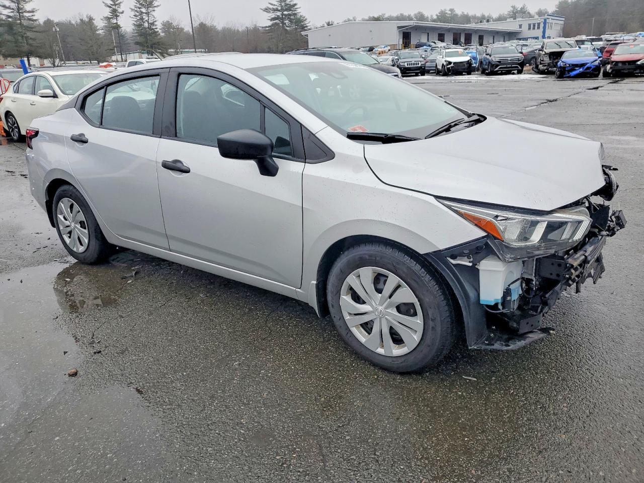 2020 NISSAN VERSA S photo 4