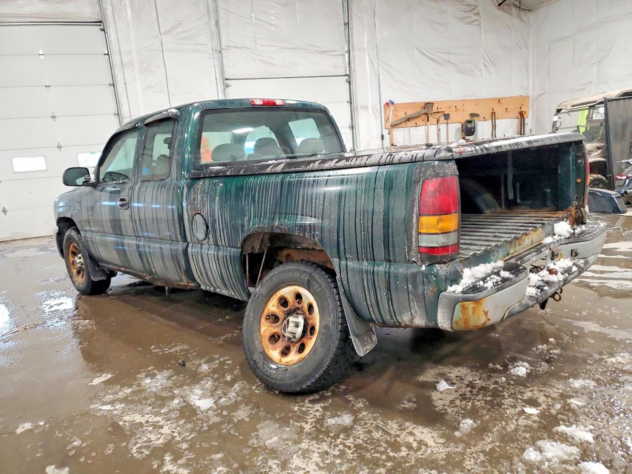 2007 GMC NEW SIERRA K1500 CLASSIC photo 2