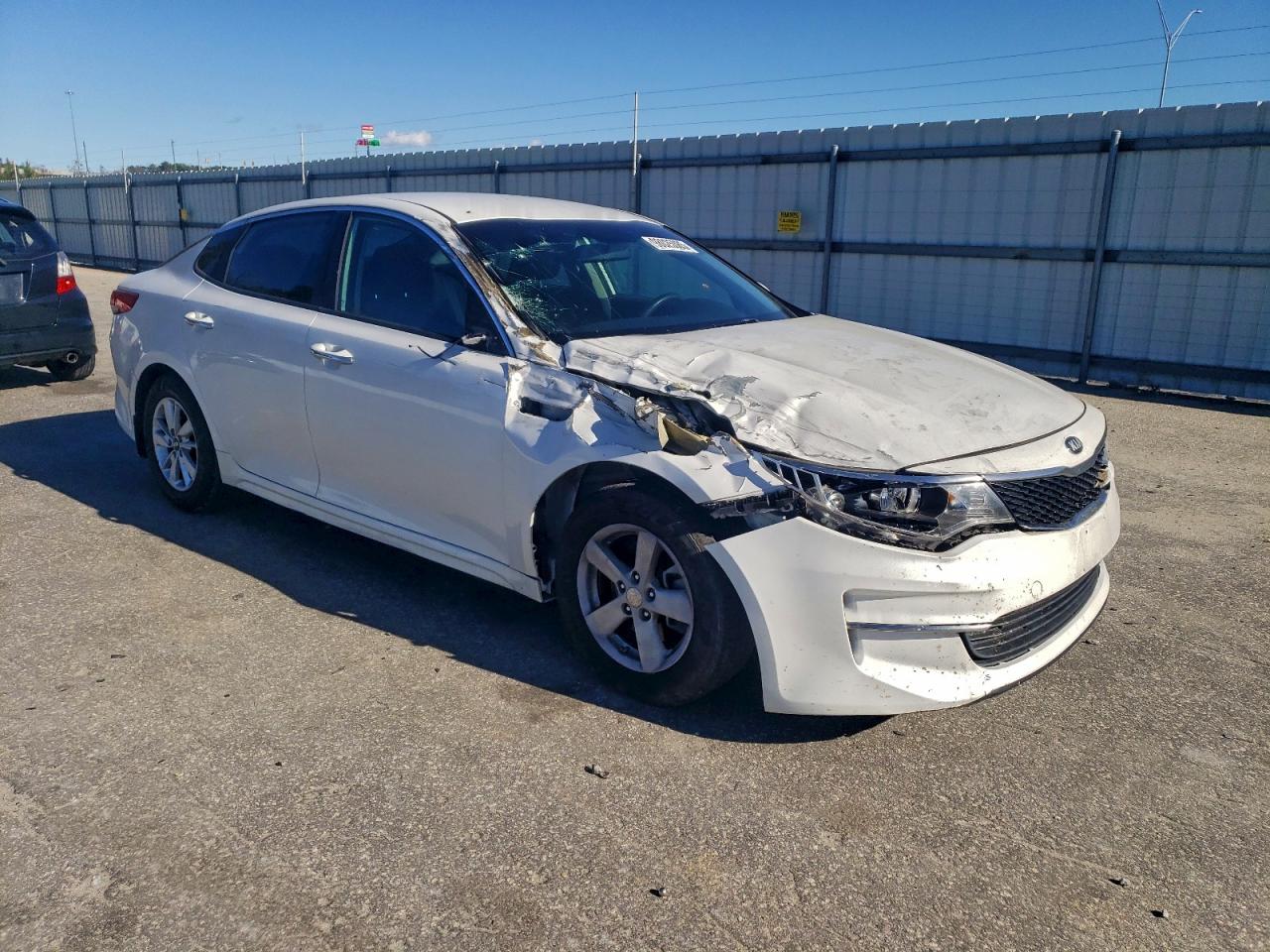 2017 KIA OPTIMA LX photo 4