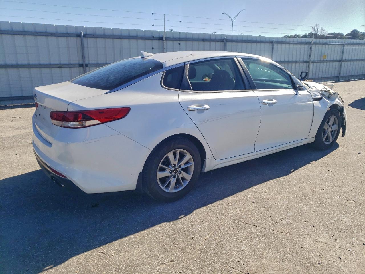 2017 KIA OPTIMA LX photo 3