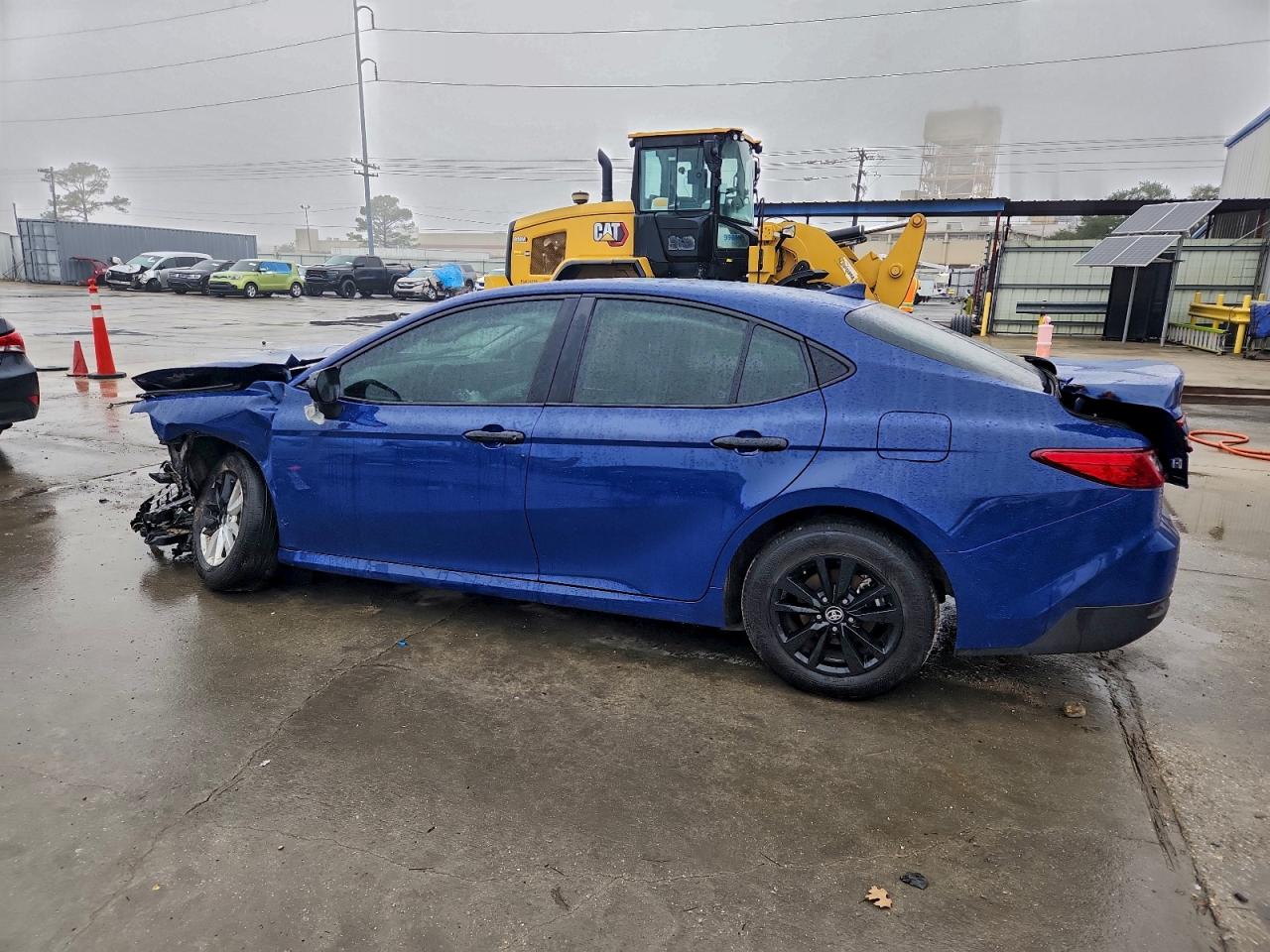 2025 TOYOTA CAMRY XSE photo 2