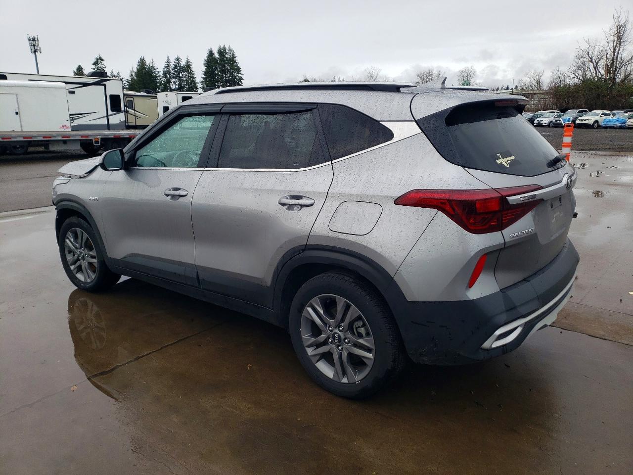 2021 KIA SELTOS S photo 2
