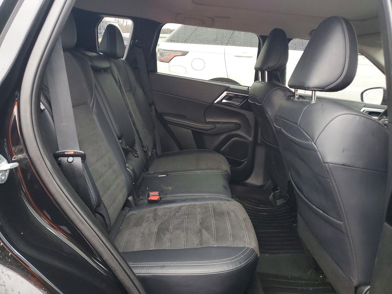 2024 MITSUBISHI OUTLANDER SE photo 11