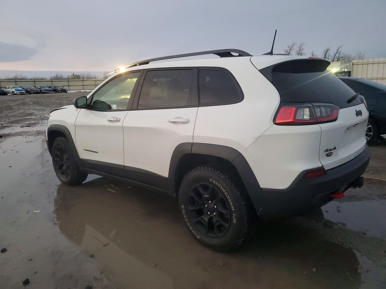 2021 JEEP CHEROKEE TRAILHAWK photo 2