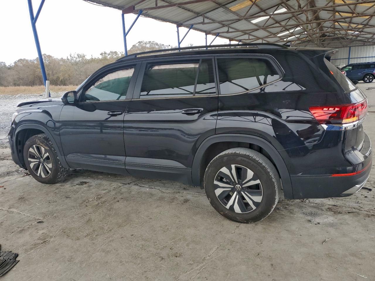 2024 VOLKSWAGEN ATLAS SE photo 2