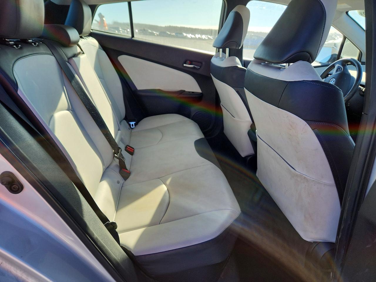 2016 TOYOTA PRIUS photo 10