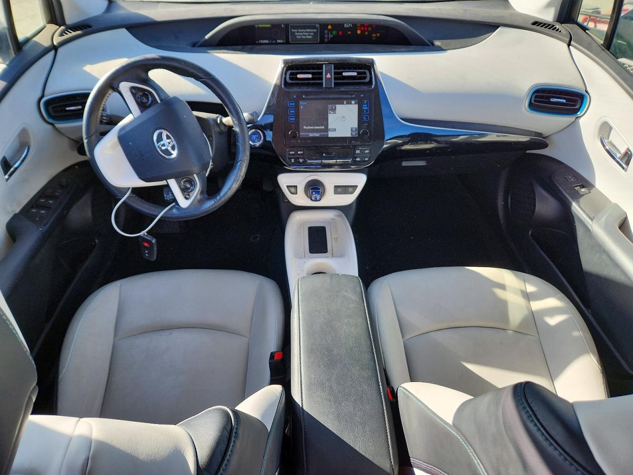 2016 TOYOTA PRIUS photo 8