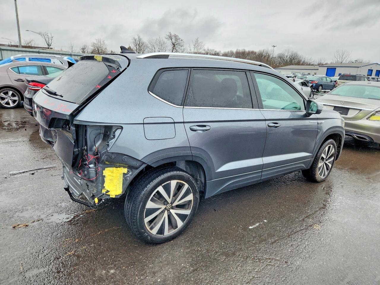 2024 VOLKSWAGEN TAOS SE photo 3