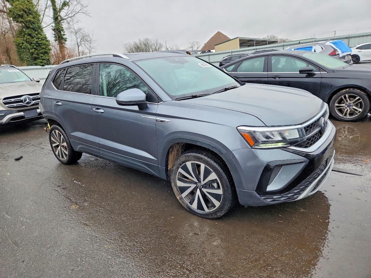 2024 VOLKSWAGEN TAOS SE photo 4