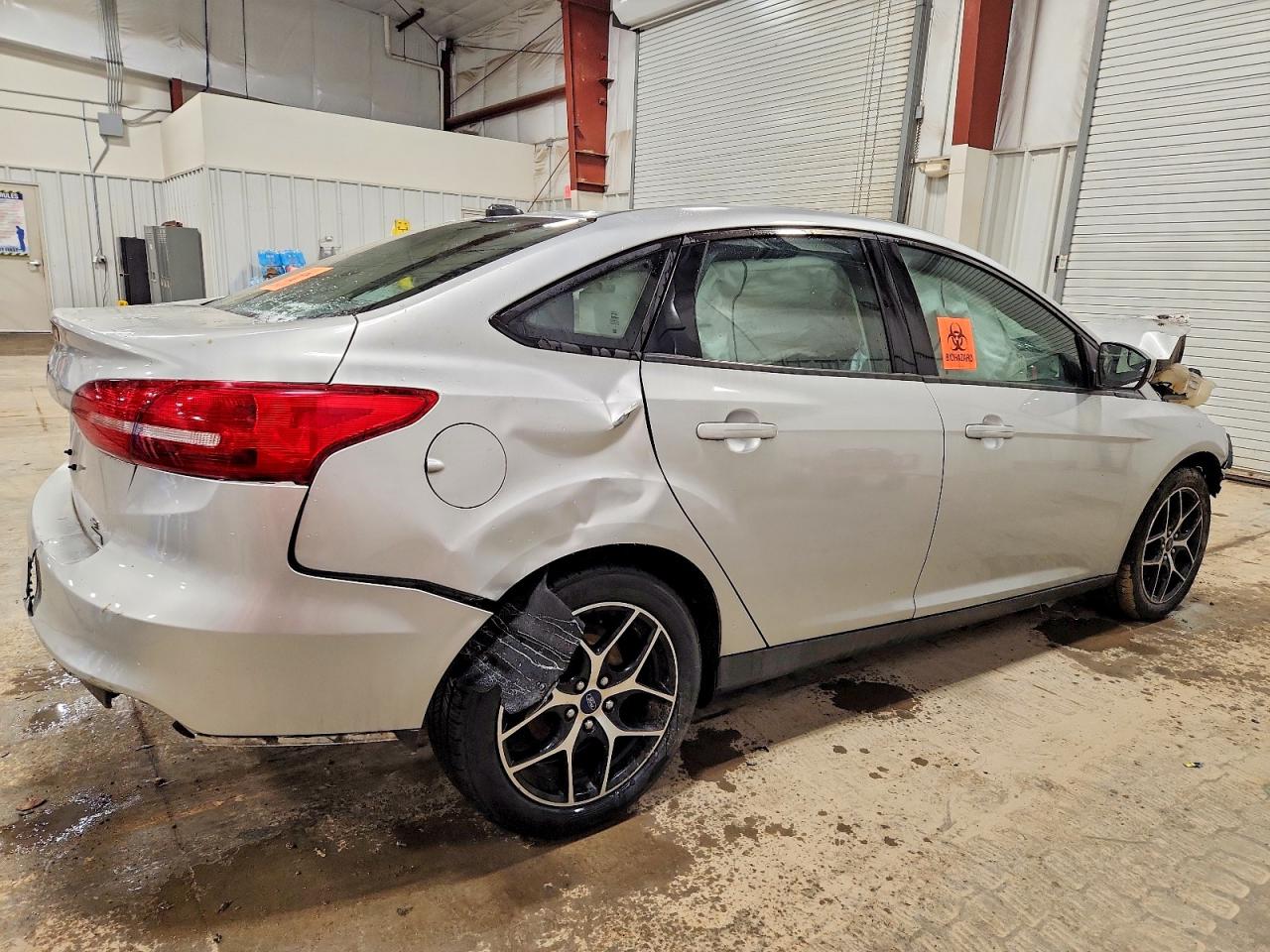 2018 FORD FOCUS SE photo 3