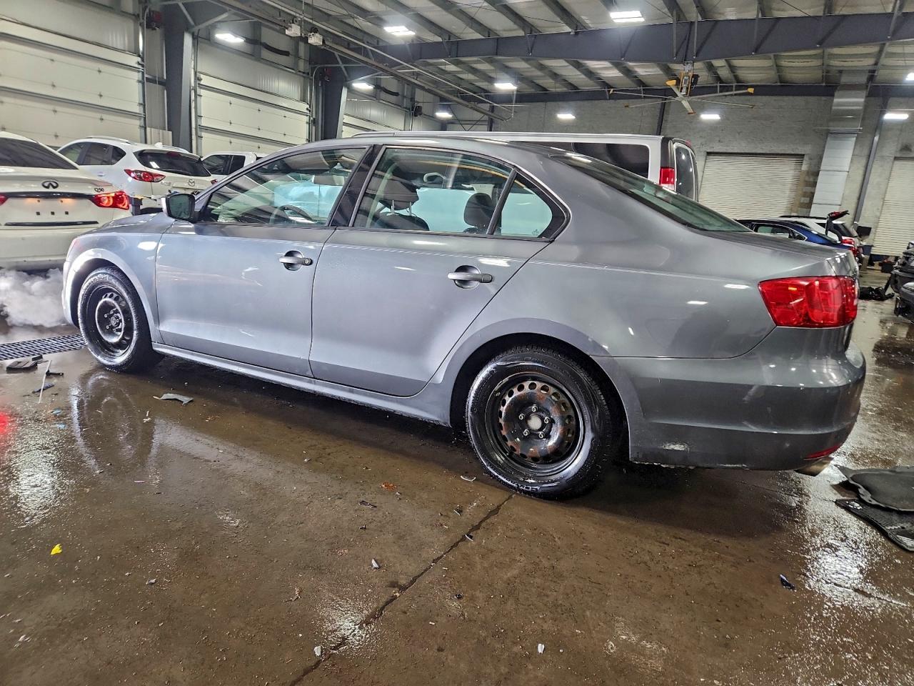 2012 VOLKSWAGEN JETTA BASE photo 2