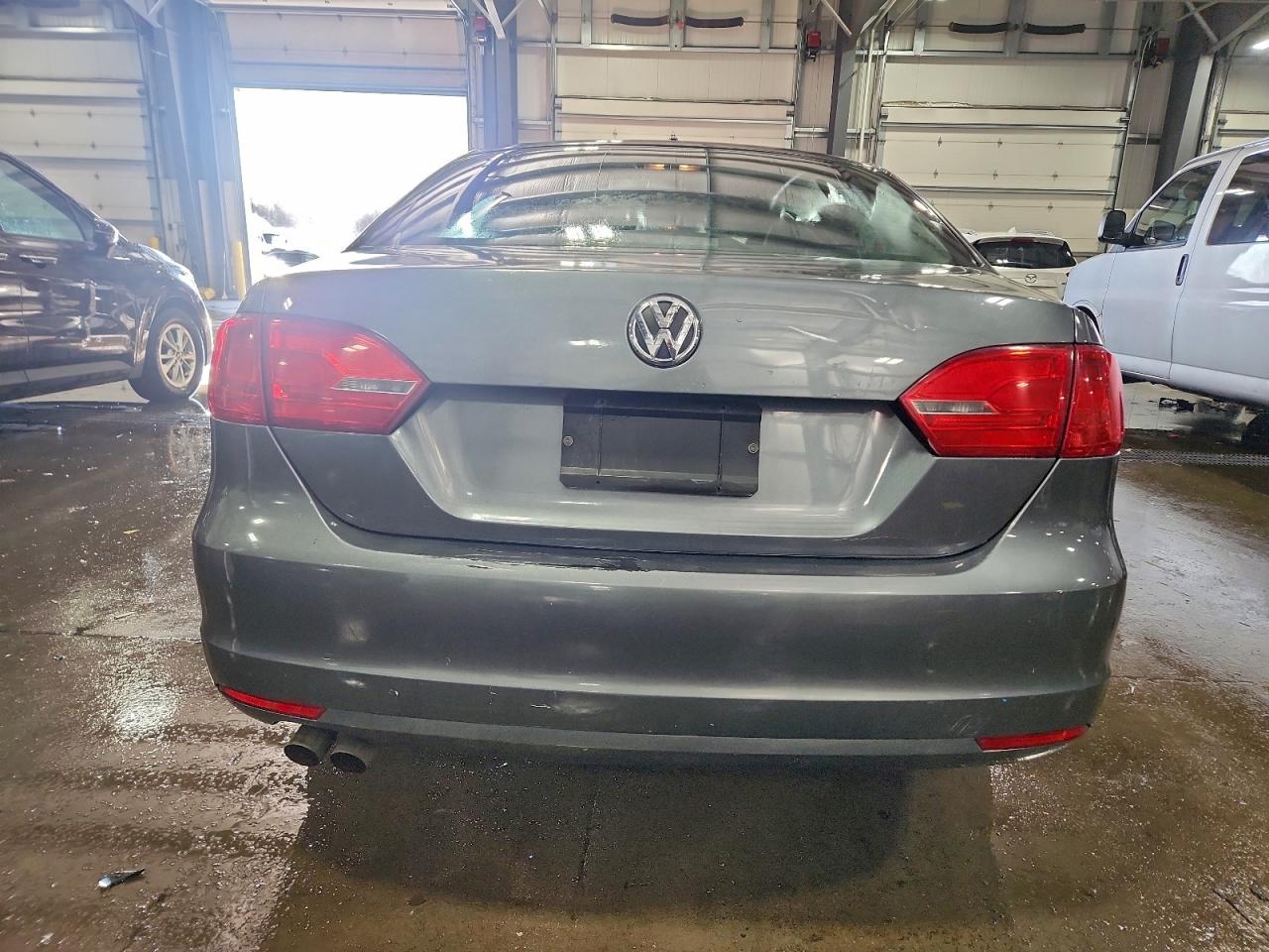 2012 VOLKSWAGEN JETTA BASE photo 6