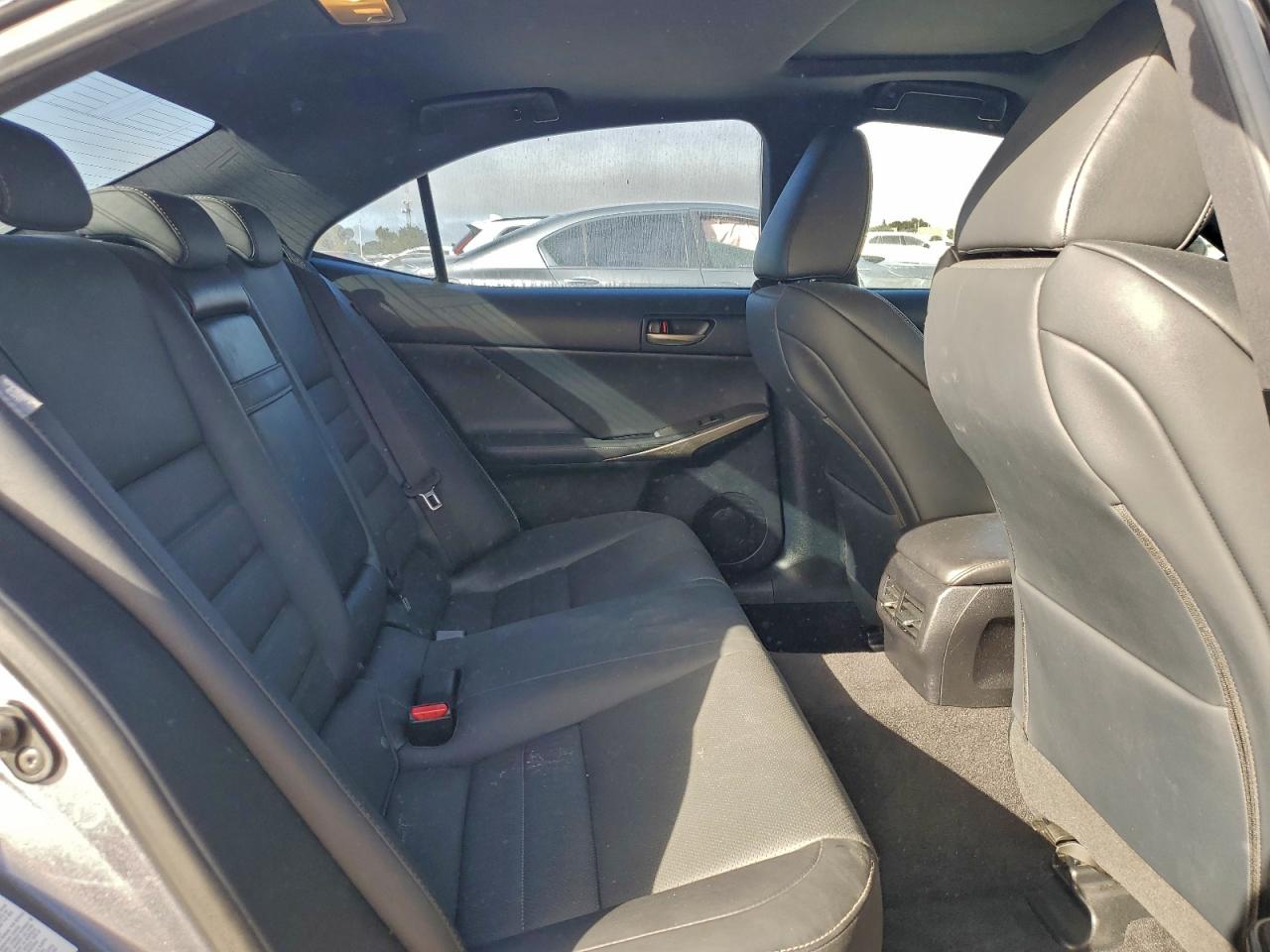 2018 LEXUS IS 300 photo 10