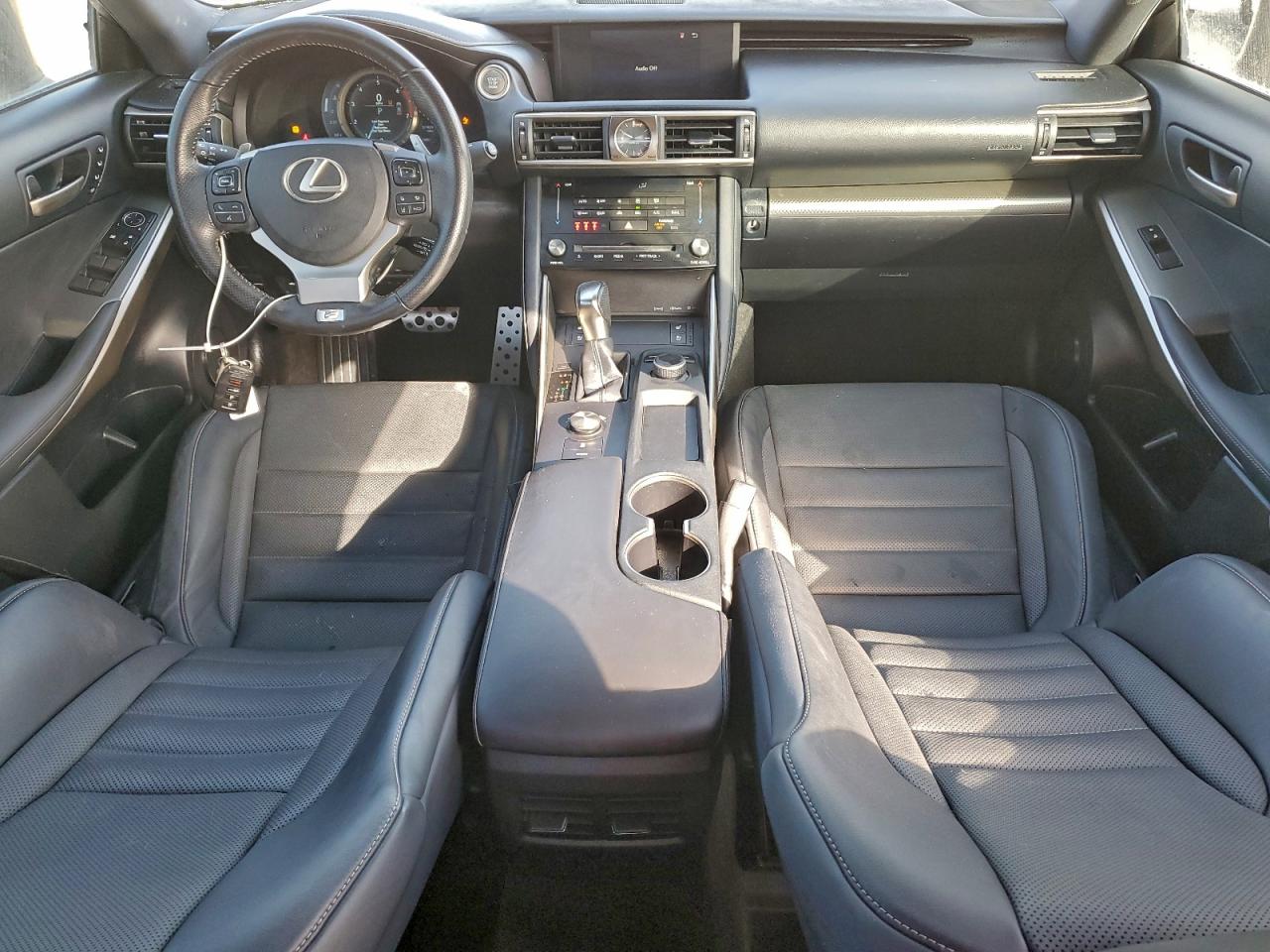 2018 LEXUS IS 300 photo 8