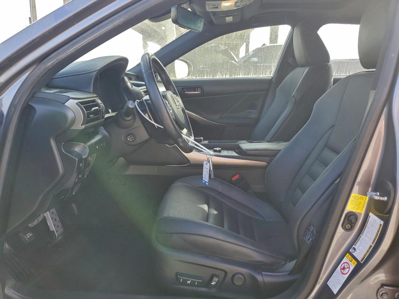 2018 LEXUS IS 300 photo 7