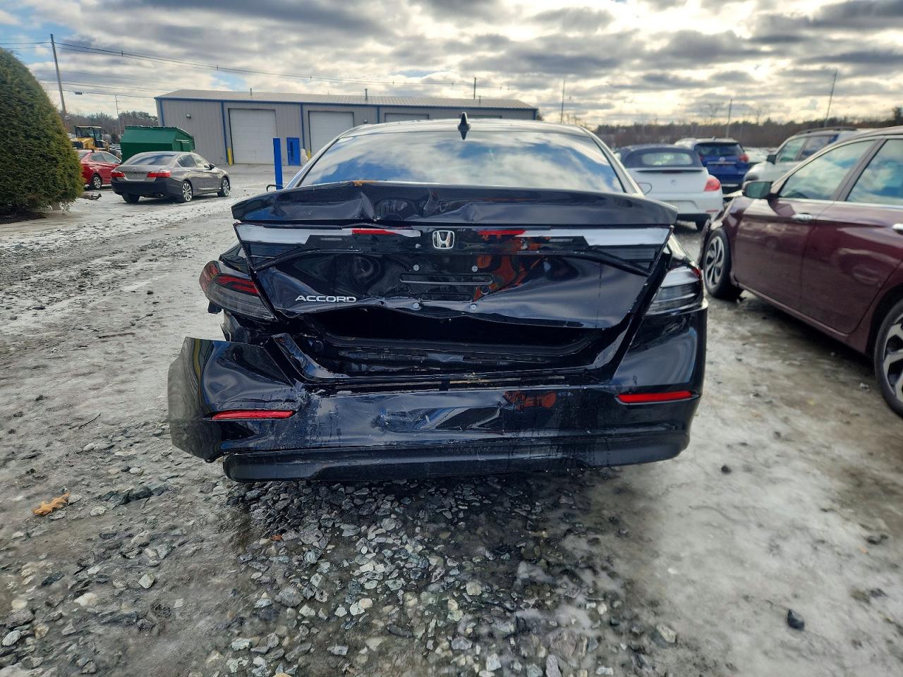 2025 HONDA ACCORD LX photo 6