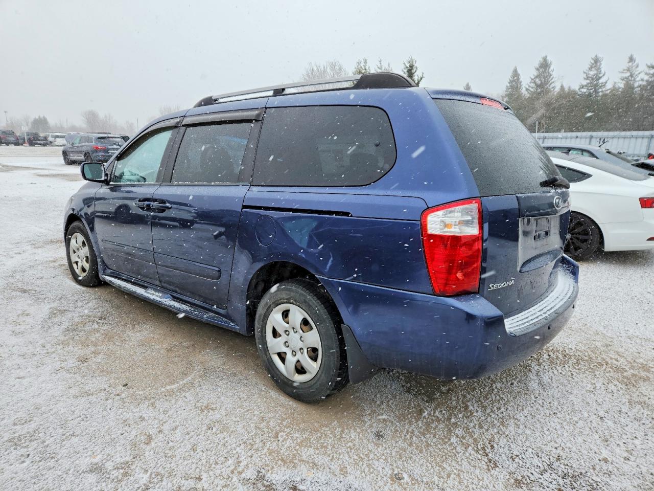 2008 KIA SEDONA EX photo 2