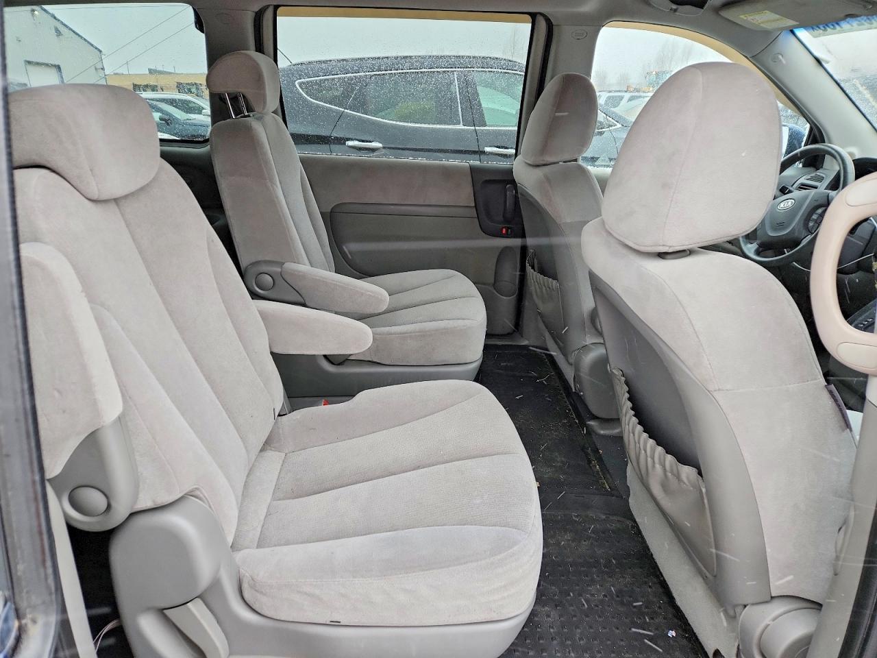 2008 KIA SEDONA EX photo 11