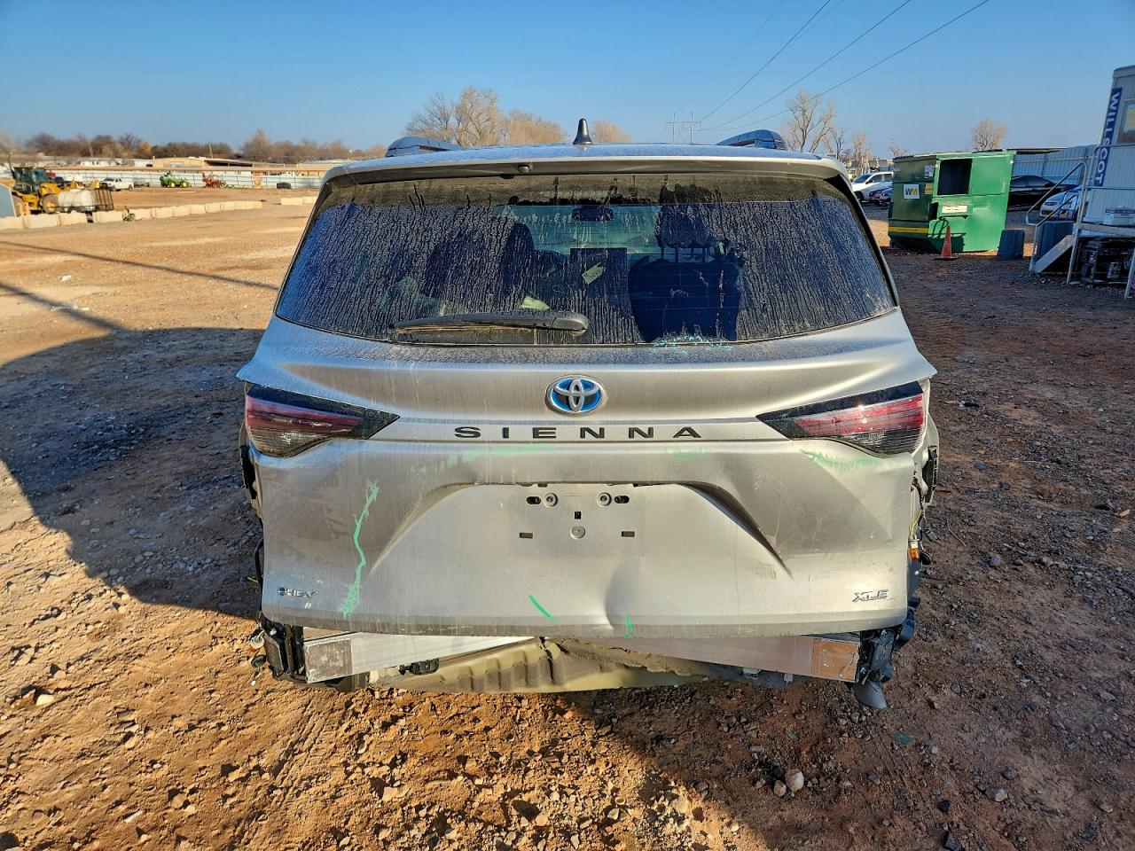 2025 TOYOTA SIENNA XLE photo 6