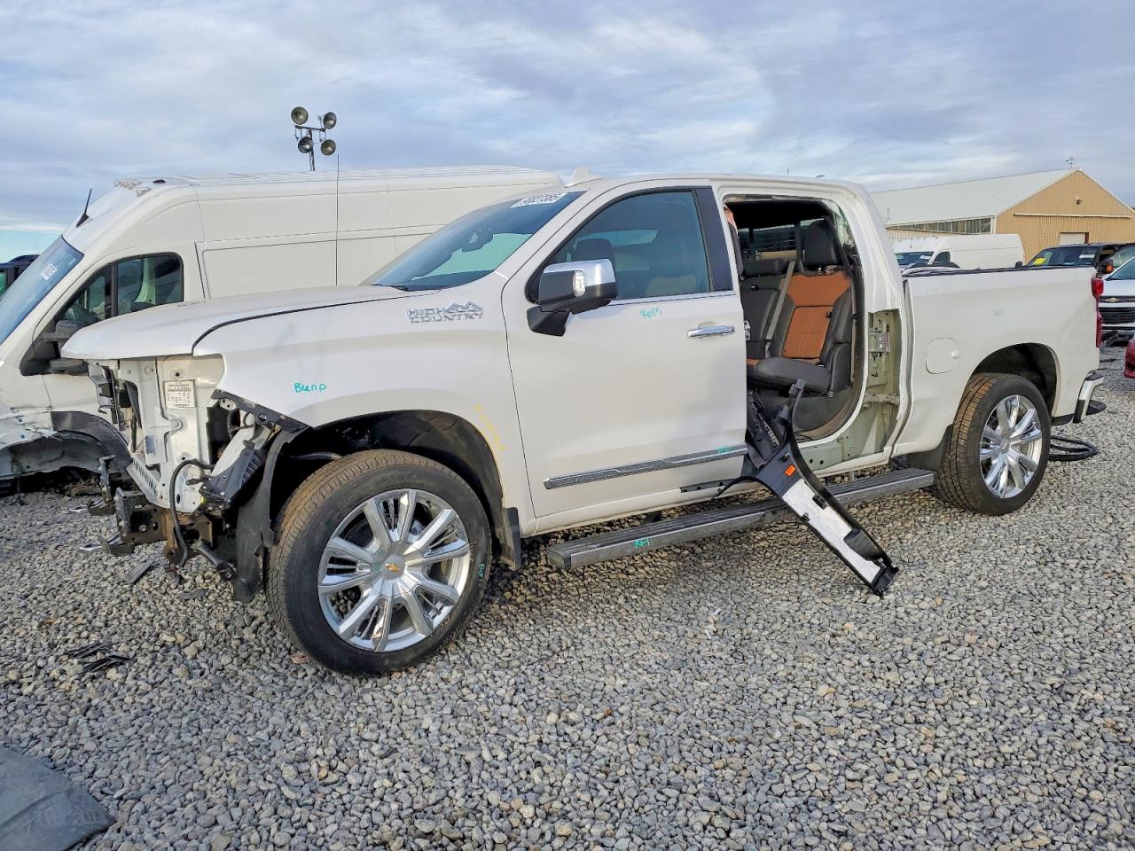 2025 CHEVROLET SILVERADO